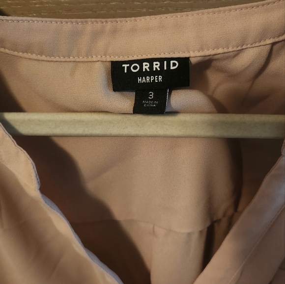 TORRID Harper blouse. TAN. 3X. - Picture 4 of 6